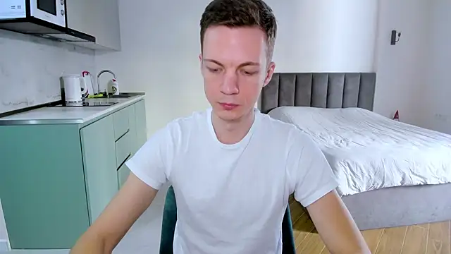 max shy online show from 01.28.25