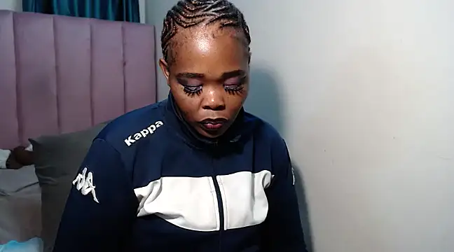 Hazel-nutt online show from 03.19.25