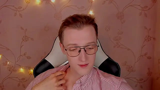 Snapshot of BlondiePrins chatting on 01.18.25 BlondiePrins online show from 01.18.25