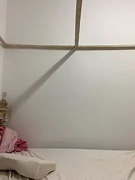 Snapshot of madell chatting on 01.19.25 madell online show from 01.19.25