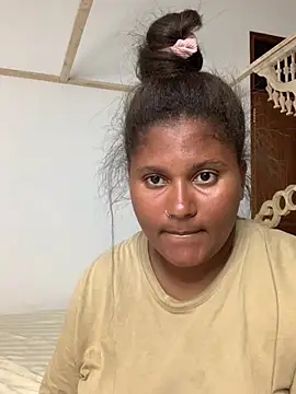 Snapshot of madell chatting on 01.23.25 madell online show from 01.23.25