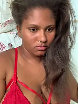 Snapshot of madell chatting on 02.26.25 madell online show from 02.26.25