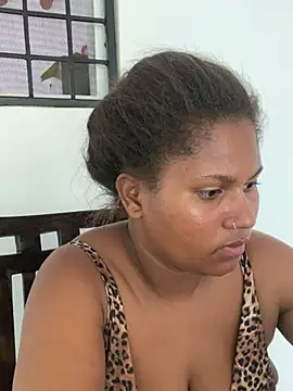 Snapshot of madell chatting on 03.04.25 madell online show from 03.04.25