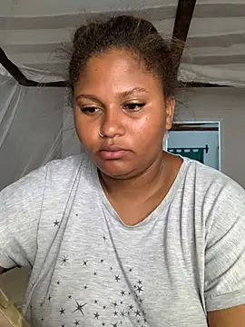 Snapshot of madell chatting on 03.06.25 madell online show from 03.06.25