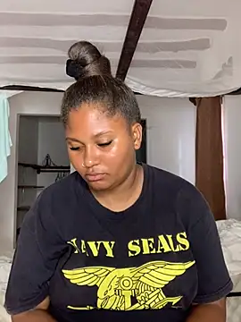 Snapshot of madell chatting on 03.07.25 madell online show from 03.07.25