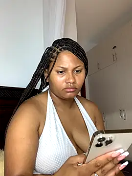 Snapshot of madell chatting on 11.06.25 madell online show from 11.06.25