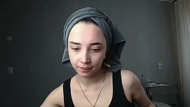 Snapshot of Eva_Gloryy chatting on 03.14.25 Eva Gloryy online show from 03.14.25