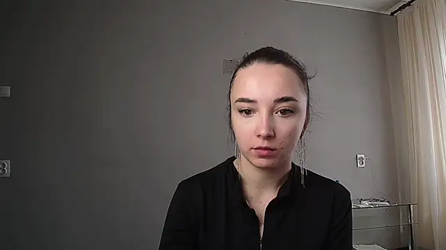 Snapshot of Eva_Gloryy chatting on 03.18.25 Eva Gloryy online show from 03.18.25