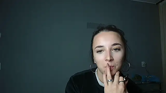 Snapshot of Eva_Gloryy chatting on 09.18.25 Eva Gloryy online show from 09.18.25