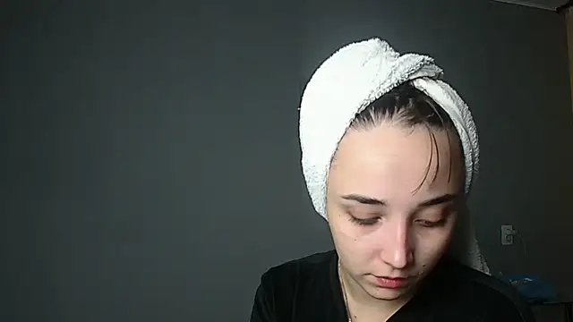 Snapshot of Eva_Gloryy chatting on 10.04.25 Eva Gloryy online show from 10.04.25