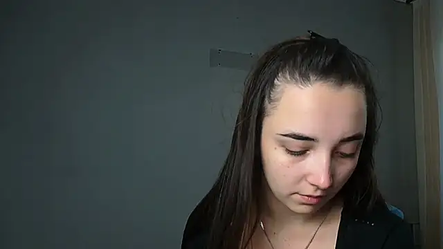 Snapshot of Eva_Gloryy chatting on 10.30.25 Eva Gloryy online show from 10.30.25