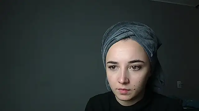 Snapshot of Eva_Gloryy chatting on 11.28.25 Eva Gloryy online show from 11.28.25