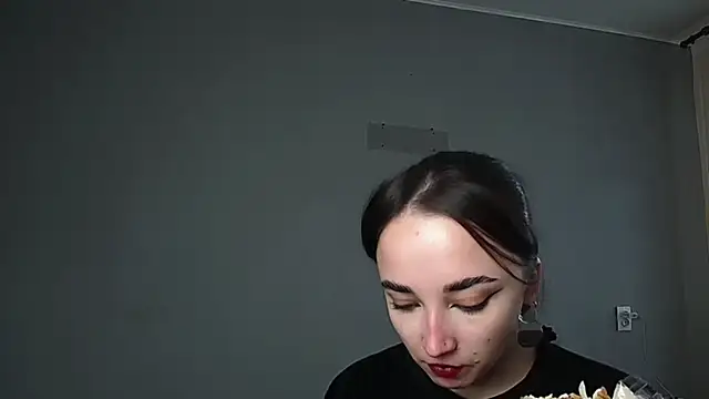 Snapshot of Eva_Gloryy chatting on 04.29.26 Eva Gloryy online show from 04.29.26