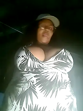 Snapshot of bubblendz1988 chatting on 10.18.25 bubblendz1988 online show from 10.18.25