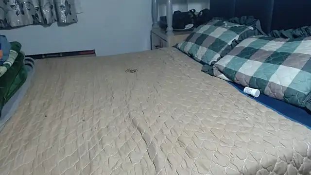 Snapshot of bubblendz1988 chatting on 10.28.25 bubblendz1988 online show from 10.28.25