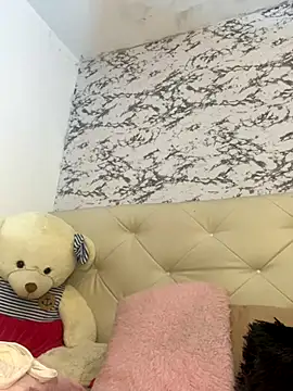 Lili  taylor online show from 09.10.25