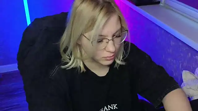 Snapshot of HotBrandyX chatting on 02.27.25 HotBrandyX online show from 02.27.25