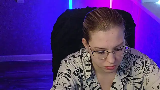 Snapshot of HotBrandyX chatting on 03.02.25 HotBrandyX online show from 03.02.25