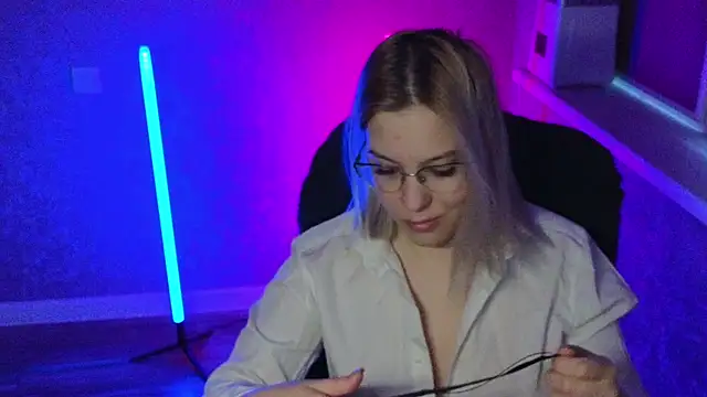 Snapshot of HotBrandyX chatting on 03.07.25 HotBrandyX online show from 03.07.25