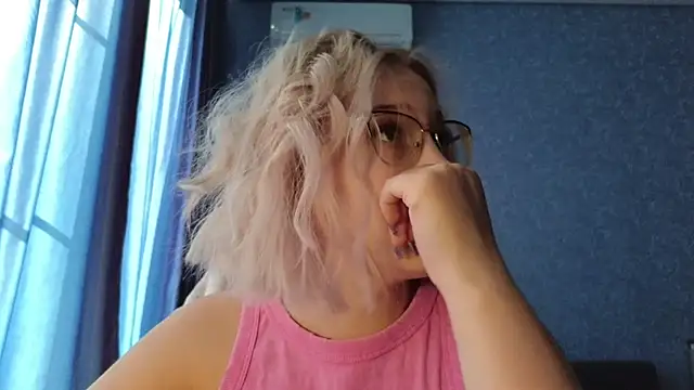 Snapshot of HotBrandyX chatting on 09.19.25 HotBrandyX online show from 09.19.25