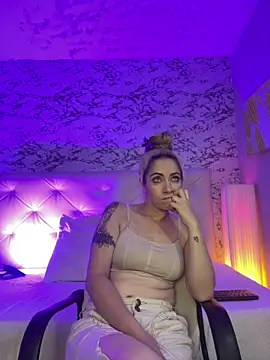 Snapshot of viktoria_davis_ chatting on 02.03.25 viktoria davis online show from 02.03.25