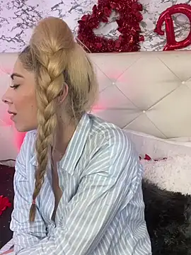 Snapshot of viktoria_davis_ chatting on 02.15.25 viktoria davis online show from 02.15.25