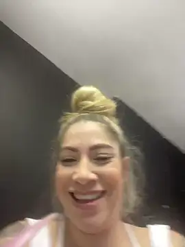 Snapshot of viktoria_davis_ chatting on 03.11.25 viktoria davis online show from 03.11.25