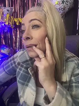 viktoria davis  online show from 12.19.25