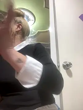 viktoria davis  online show from 01.08.26