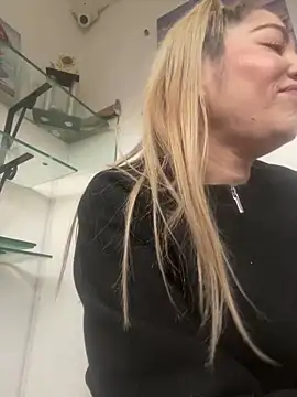 viktoria davis  online show from 02.22.26