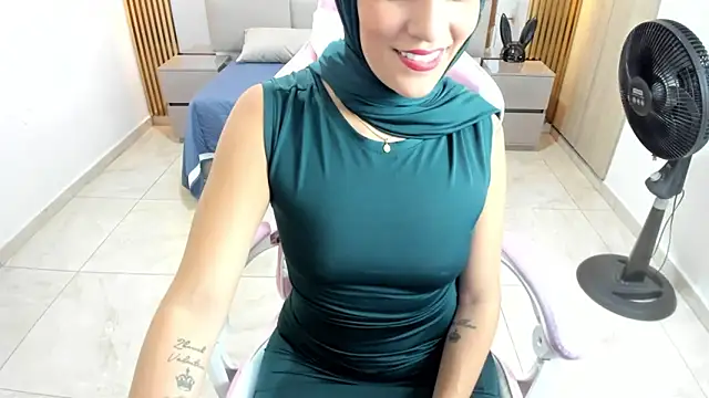 Zulema hamdi online show from 02.14.25