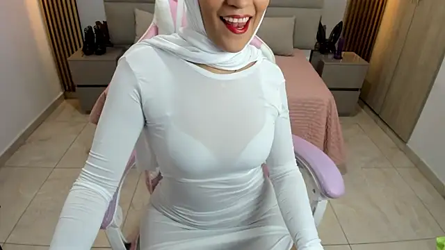 Zulema hamdi online show from 03.04.25