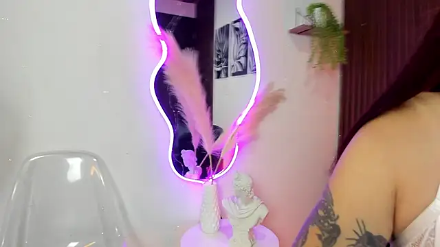 Georgina caruso online show from 03.12.25