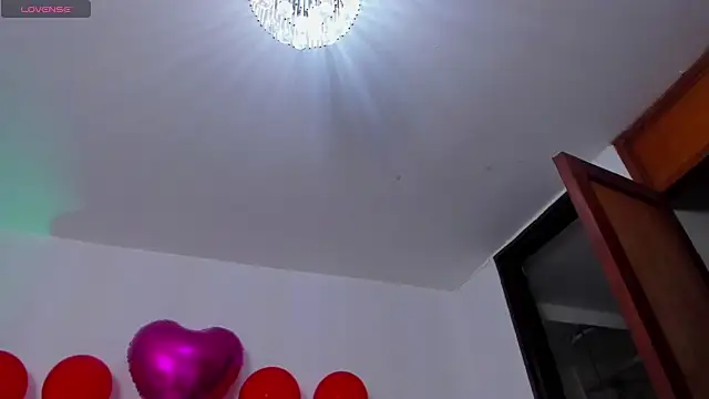 Snapshot of Dayana__Ospina chatting on 02.13.25 Dayana Ospina online show from 02.13.25