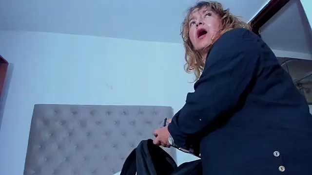 Snapshot of Dayana__Ospina chatting on 02.21.25 Dayana Ospina online show from 02.21.25