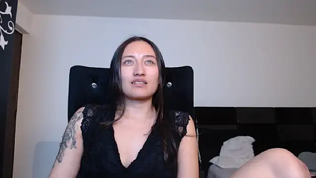 Snapshot of Elsa-bad chatting on 03.05.25 Elsa-bad online show from 03.05.25