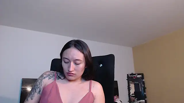 Snapshot of Elsa-bad chatting on 03.22.25 Elsa-bad online show from 03.22.25