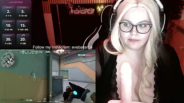 Snapshot of EveBaker04 chatting on 03.05.25 EveBaker04 online show from 03.05.25