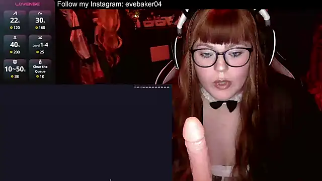 Snapshot of EveBaker04 chatting on 03.14.25 EveBaker04 online show from 03.14.25