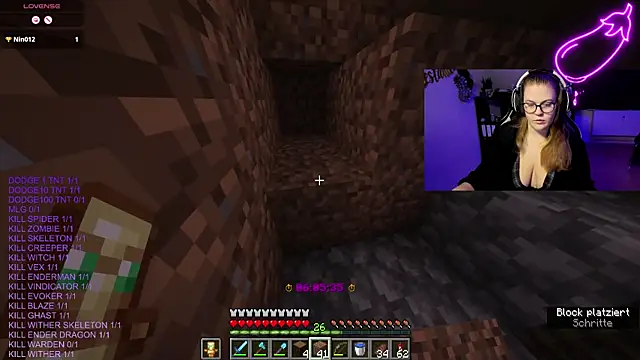 Snapshot of EveBaker04 chatting on 10.12.25 EveBaker04 online show from 10.12.25