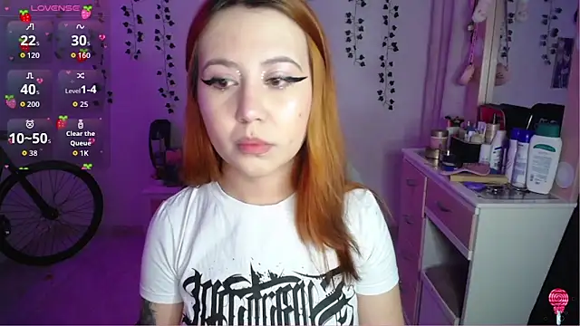 Snapshot of _codeline chatting on 11.09.25 codeline online show from 11.09.25