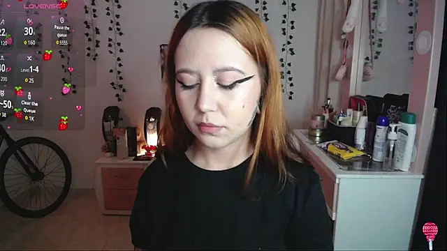 Snapshot of _codeline chatting on 11.13.25 codeline online show from 11.13.25