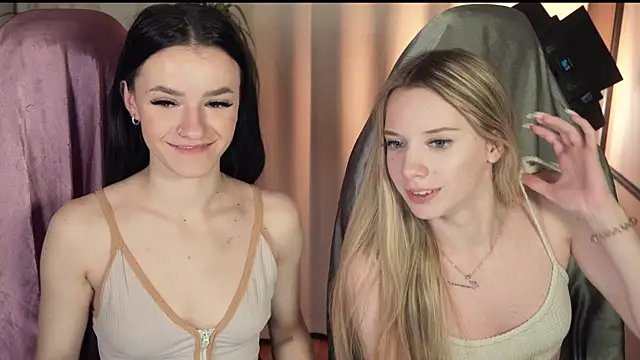 Snapshot of katt__y chatting on 02.02.25 katt y online show from 02.02.25