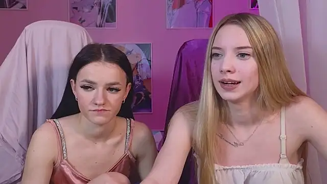 Snapshot of katt__y chatting on 02.04.25 katt y online show from 02.04.25