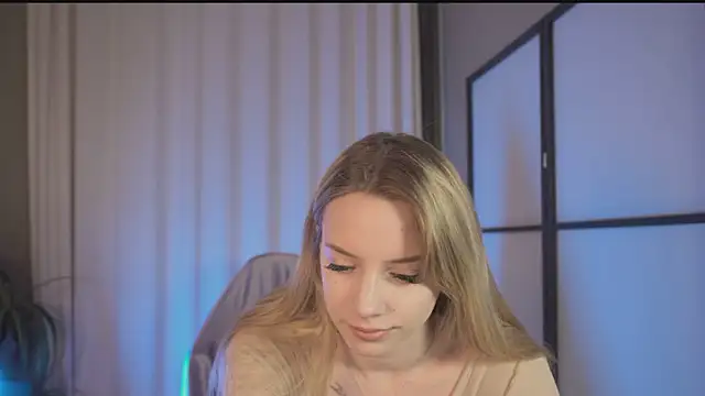 Snapshot of katt__y chatting on 02.25.25 katt y online show from 02.25.25