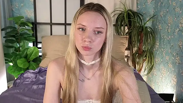 Snapshot of katt__y chatting on 06.16.26 katt y online show from 06.16.26