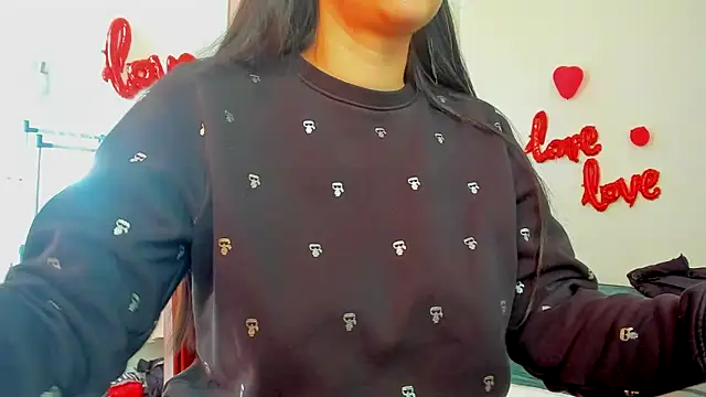 Snapshot of Tianiaa chatting on 02.19.25 Tianiaa online show from 02.19.25