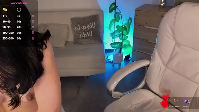 Nicole Foxx  online show from 03.16.26