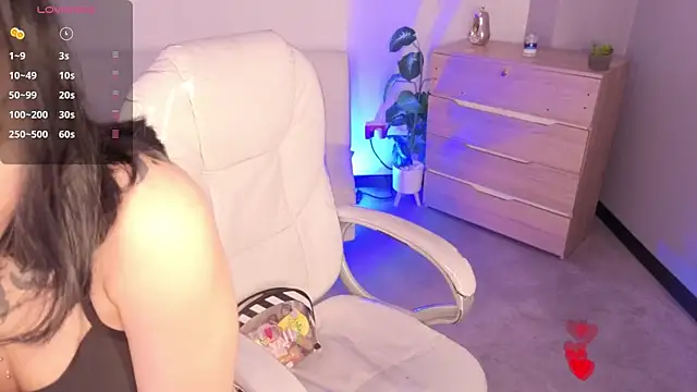 Nicole Foxx  online show from 04.10.26