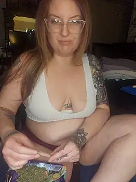 TattedMamaXOXO online show from 03.21.25